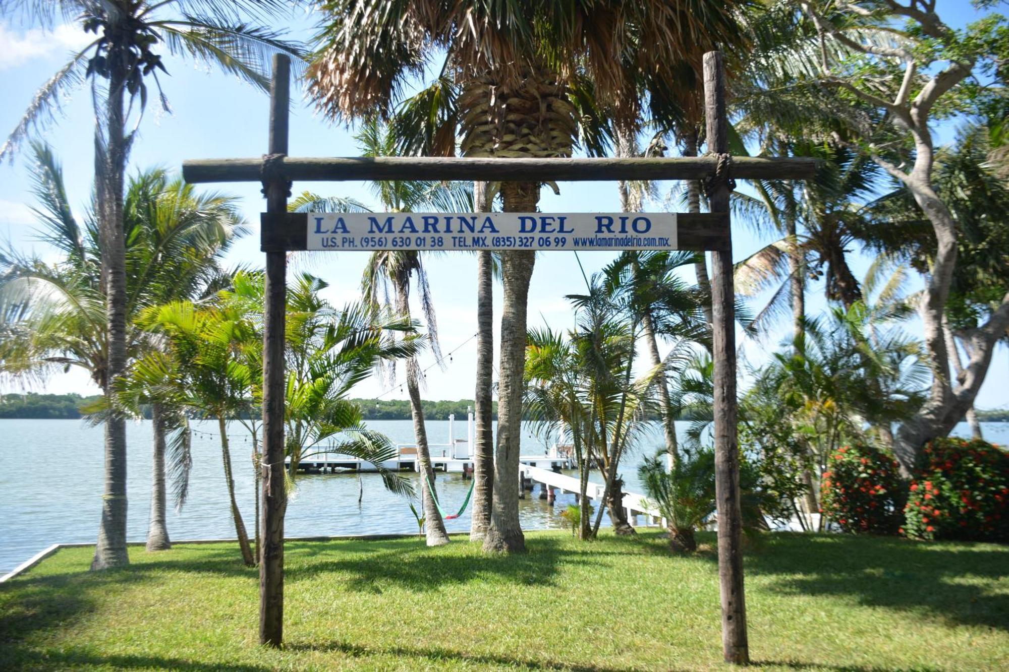 Hotel La Marina Del Rio La Pesca Exterior foto